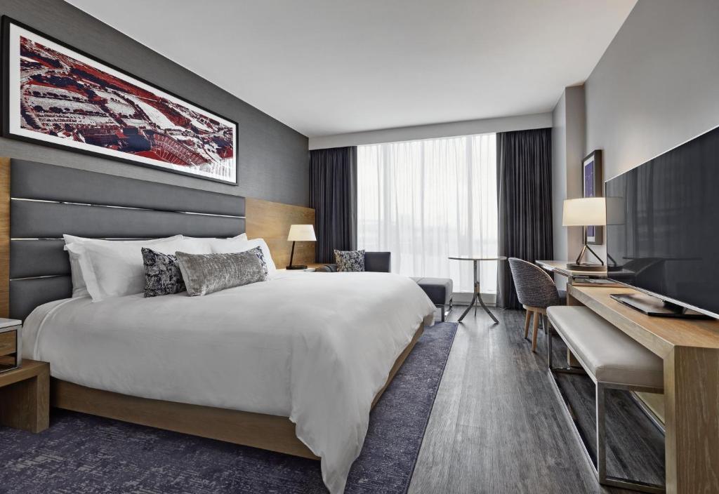 Live! by Loews – Arlington